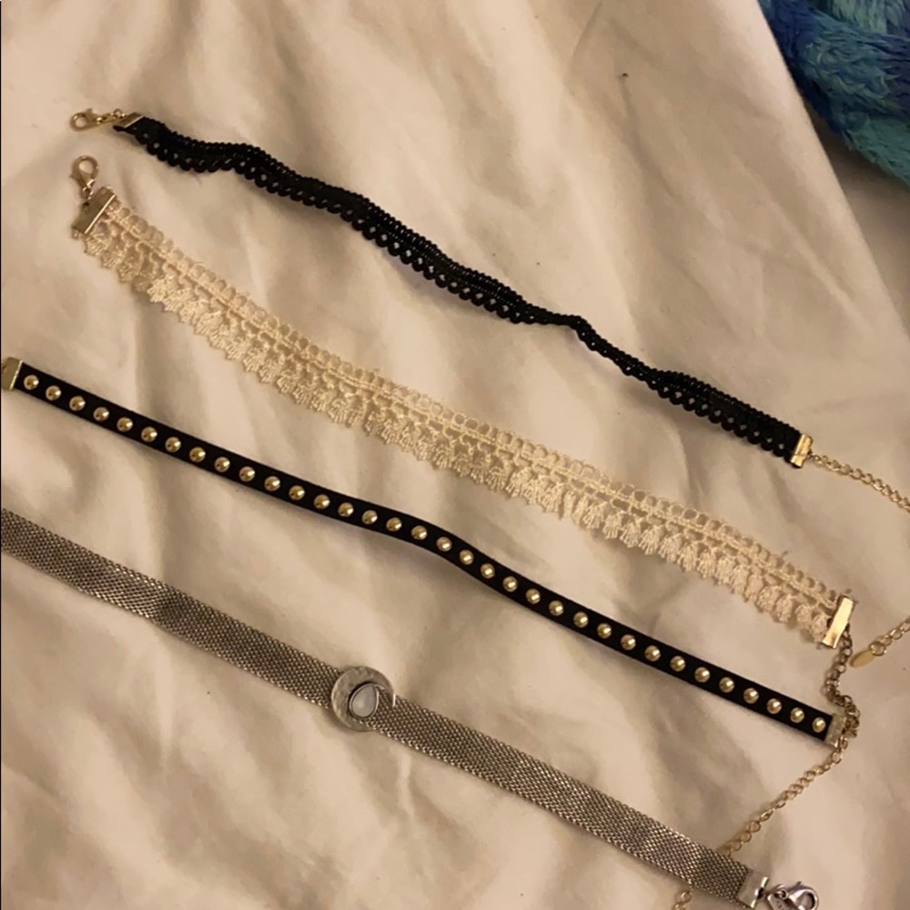 🔥5 for $25! Bundle of 4 chokers